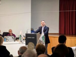 Η κάλπη των συνέδρων στο ΠΑΣΟΚ δείχνει ότι η βάση κινείται — και ο Δούκας το αξιοποίησε