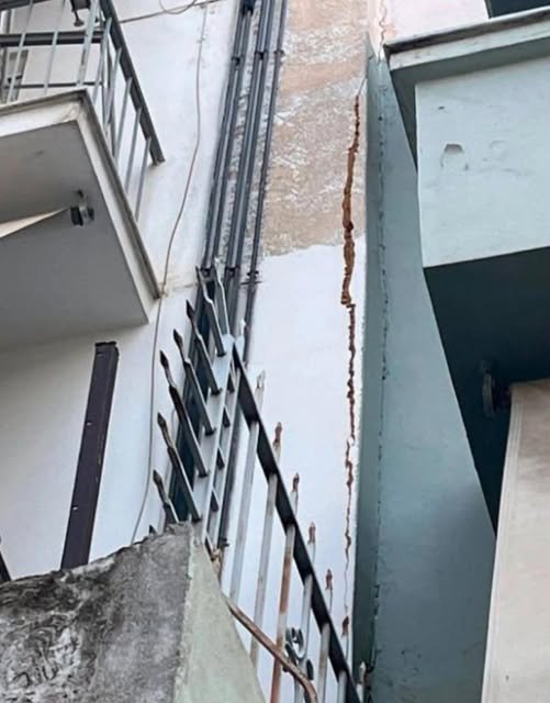 Κτίρια στην Κυψέλη κοντά σε εργοτάξιο του Μετρό