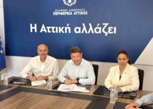 Επίσημη υπογραφή της προγραμματικής σύμβασης για την ανάπλαση των οδών Τατοΐου και Γ. Παπανδρέου στη Μεταμόρφωση από τον Νίκο Χαρδαλιά και τον Στράτο Σαραούδα.