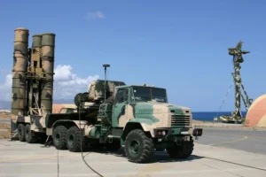 Σύστημα αντιαεροπορικής άμυνας S-300 στην Ελλάδα μετά τις δηλώσεις του Νίκου Δένδια για την αντικατάστασή του.