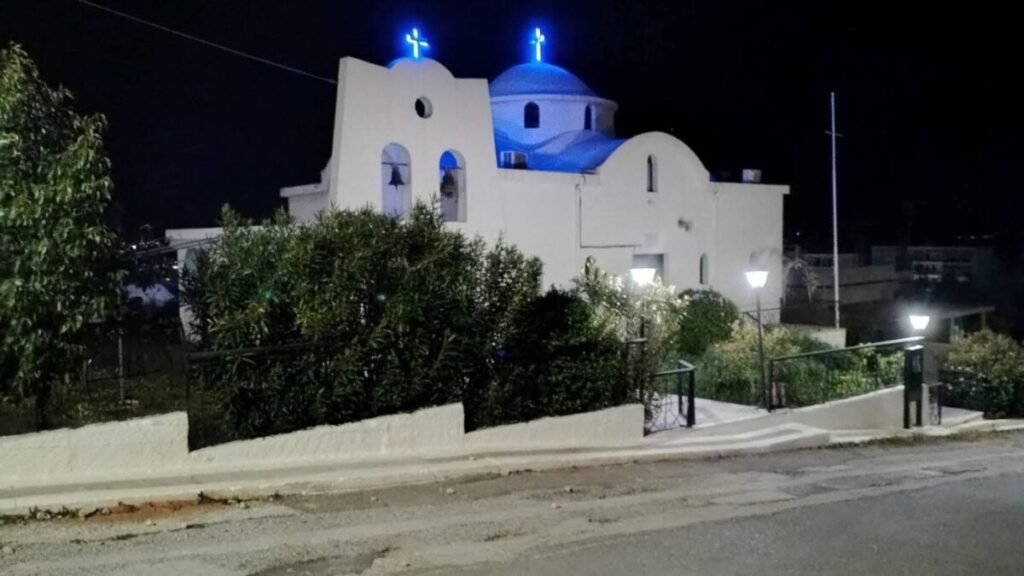 Ημιτελή έργα στη Λεωφόρο Δημοκρατίας στη Ραφήνα, οκτώ χρόνια μετά την τραγωδία στο Μάτι.