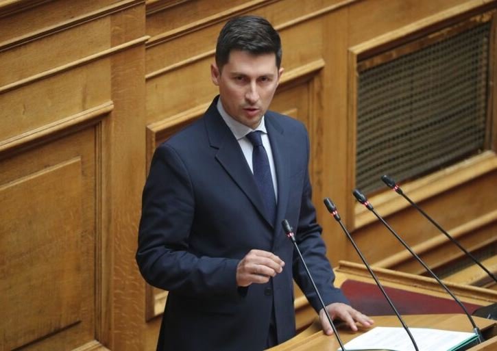 Ο Παύλος Χρηστίδης κατά τη διάρκεια δημόσιας τοποθέτησής του για τις πολιτικές εξελίξεις και την ανάγκη άμεσης προσφυγής στις εκλογές.