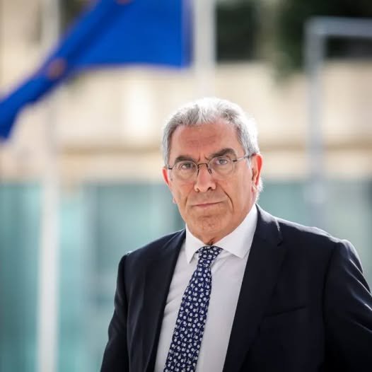 Βασίλης Καπερνάρος για τις τιμητικές ταφές στο Α’ Νεκροταφείο Αθηνών