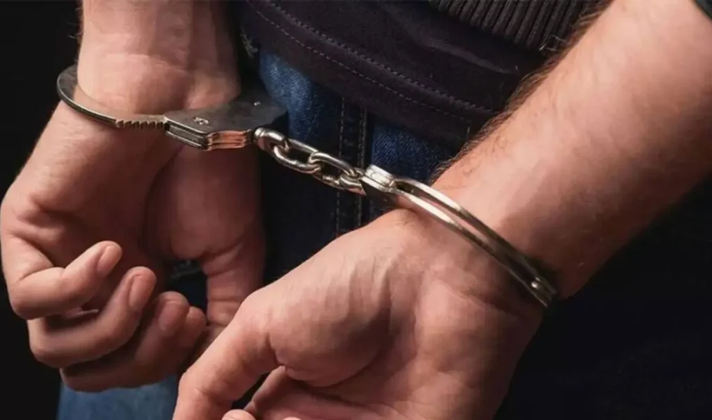 Αστυνομικοί εξάρθρωσαν εγκληματική οργάνωση που εξαπατούσε ηλικιωμένους στη Νέα Σμύρνη