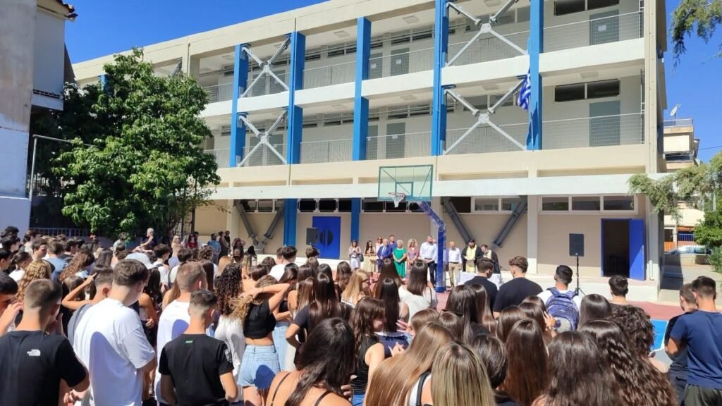 Αγιασμός στο νεόδμητο κτήριο του 2ου Γενικού Λυκείου Πετρούπολης