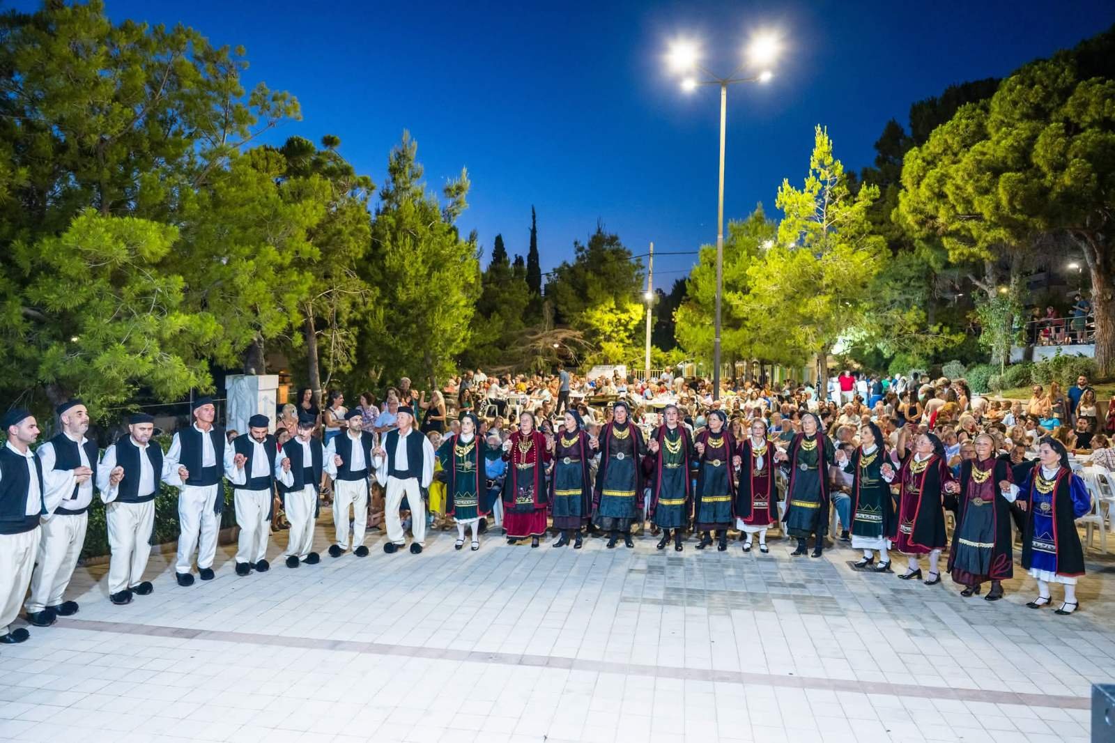 Ηπειρώτικο αντάμωμα στη Γλυφάδα με τον Νίκο Φιλιππίδη