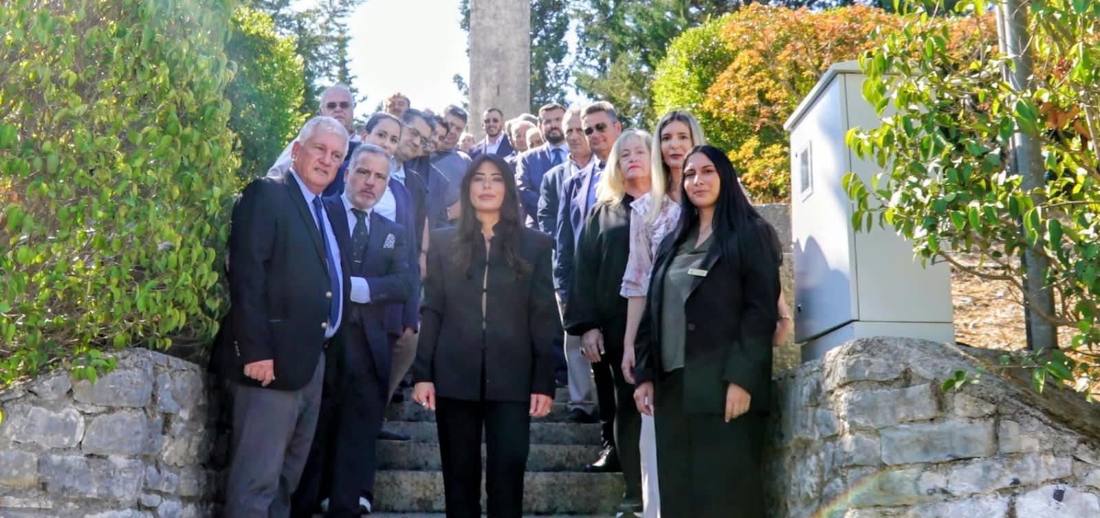Αφροδίτη Λατινοπούλου και Κωνσταντίνος Κόλλιας στο μνημόσυνο του Μελιγαλά Κατάθεση στεφάνου από τη ΦΩΝΗ ΛΟΓΙΚΗΣ στην «Πηγάδα» του Μελιγαλά Εκδήλωση μνήμης στην «Πηγάδα» του Μελιγαλά Αντιπροσωπεία της ΦΩΝΗΣ ΛΟΓΙΚΗΣ στο μνημόσυνο του Μελιγαλά Παρουσία στελεχών της ΦΩΝΗΣ ΛΟΓΙΚΗΣ στις εκδηλώσεις του Μελιγαλά Ετήσιο μνημόσυνο των θυμάτων του Μελιγαλά Ετικέτες Μελιγαλάς, ΦΩΝΗ ΛΟΓΙΚΗΣ, Αφροδίτη Λατινοπούλου, μνημόσυνο Μελιγαλά, ιστορική μνήμη Απόσπασμα Στην «Πηγάδα» του Μελιγαλά πραγματοποιήθηκε το ετήσιο μνημόσυνο των θυμάτων του 1944, με την παρουσία της Αφροδίτης Λατινοπούλου, του Κωνσταντίνου Κόλλια και πολυάριθμης αντιπροσωπείας της ΦΩΝΗΣ ΛΟΓΙΚΗΣ. Κατηγορίες Πολιτική, Ελλάδα, Πελοπόννησος, Ιστορία Yoast SEO SEO τίτλος: Μελιγαλάς: Η ΦΩΝΗ ΛΟΓΙΚΗΣ στο ετήσιο μνημόσυνο των θυμάτων Keyphrase: μνημόσυνο Μελιγαλά 2026 Meta description: Η ΦΩΝΗ ΛΟΓΙΚΗΣ συμμετείχε στο ετήσιο μνημόσυνο στην «Πηγάδα» του Μελιγαλά, με την Αφροδίτη Λατινοπούλου και τον Κωνσταντίνο Κόλλια να καταθέτουν στεφάνι. Slug: mnimosyno-meligala-2026-foni-logikis