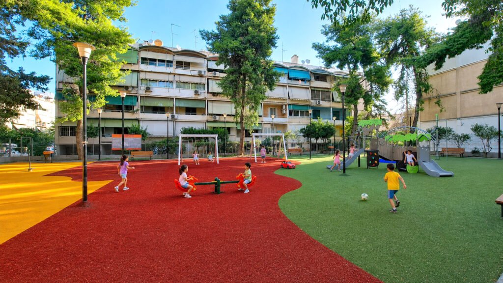 Παιδική χαρά στην οδό Αναξαγόρα στον Ταύρο