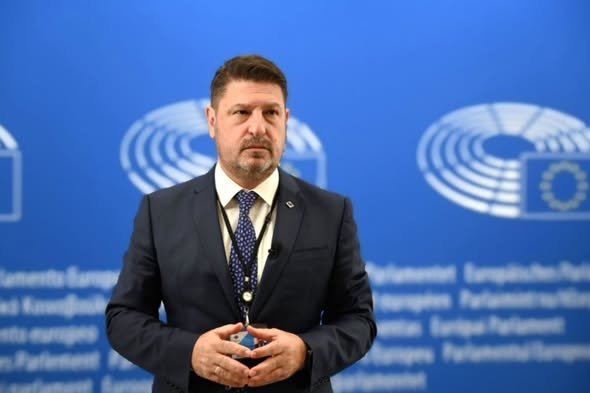 Νίκος Χαρδαλιάς από τις Βρυξέλλες