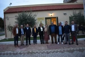 Με αγιασμό ξεκίνησε τη νέα πολιτιστική χρονιά ο σύλλογος Αρβανίτικου Πολιτισμού η Γρίζα Παρουσία δεκάδων μελών και του Δημάρχου Φυλής Χρήστου Παππού