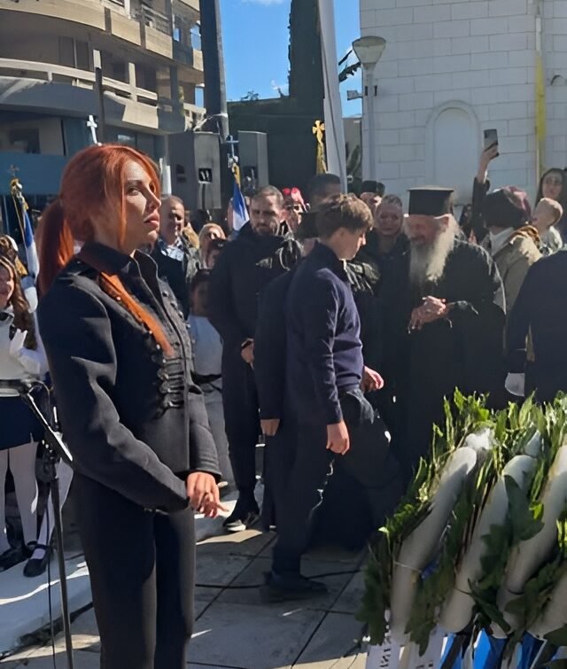 Βάσια Αναστασίου: Κατάθεση στεφανιού, στο Μαρκόπουλο, στη μνήμη των ηρώων του ’40