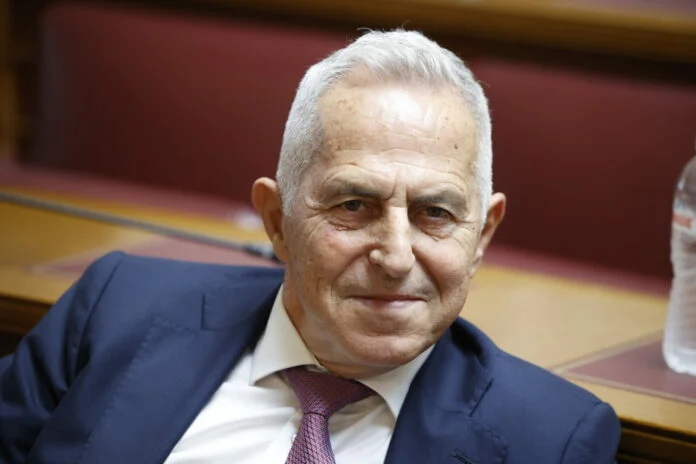 Ευάγγελος Αποστολάκης: Στο ΠΑΣΟΚ μετά τη συνάντηση με τον Ανδρουλάκη
