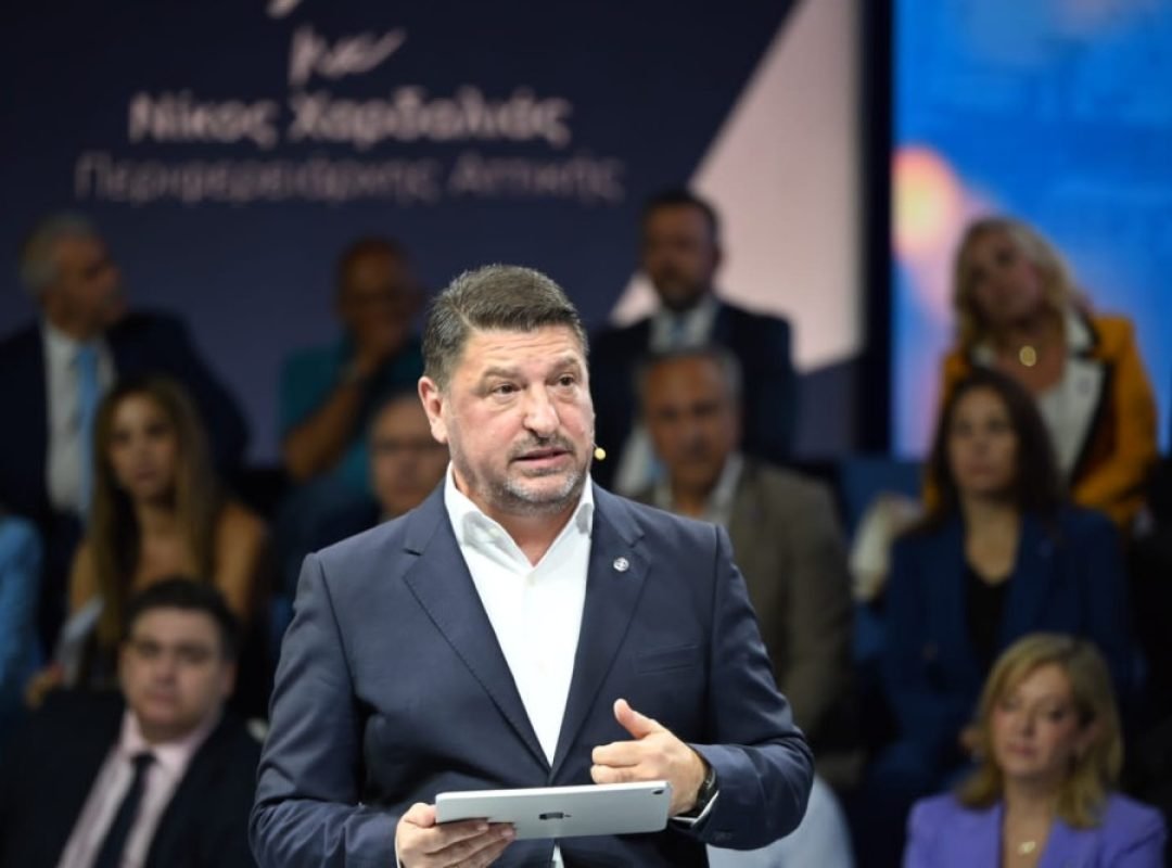 Ο περιφερειάρχης Αττικής Νίκος Χαρδαλιάς παρουσιάζει τον απολογισμό της διοίκησης για τα δύο πρώτα χρόνια της θητείας του.
