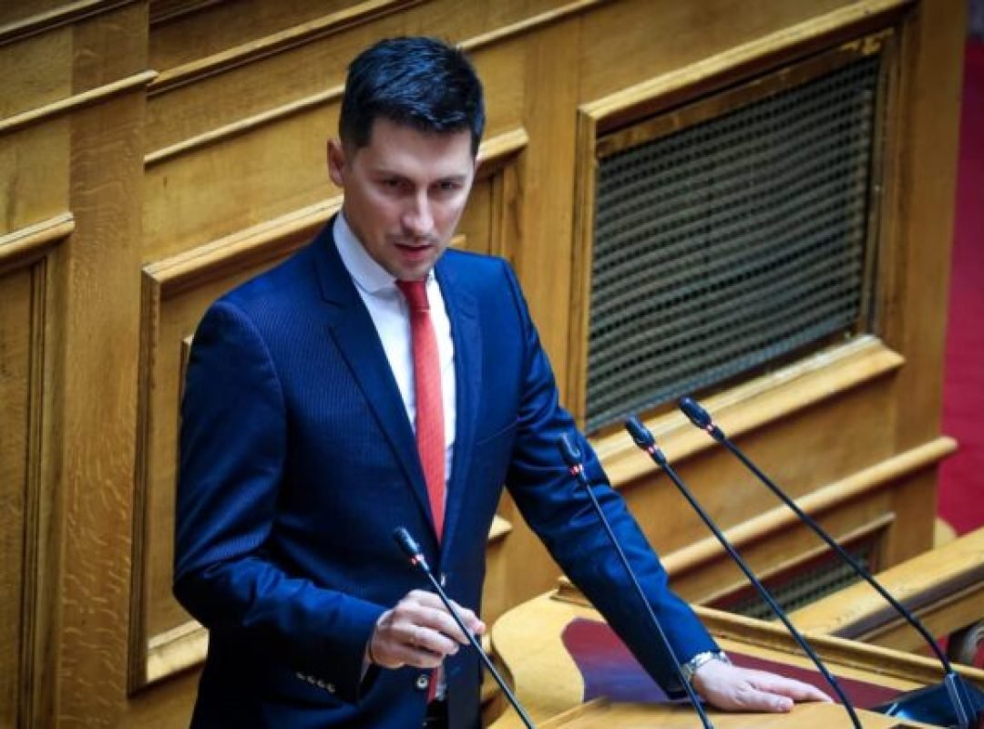 Ο Παύλος Χρηστίδης μιλά στην Ολομέλεια της Βουλής για τη συνταγματική αναθεώρηση.