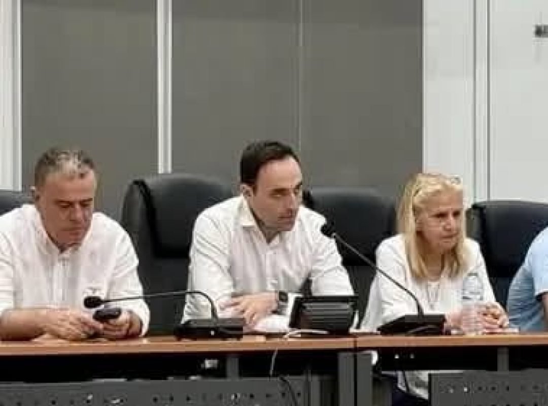 Ο Στέφανος Σταυρινούδης μετά την ανάληψη των καθηκόντων του ως Προέδρου του Δημοτικού Συμβουλίου Παλλήνης.