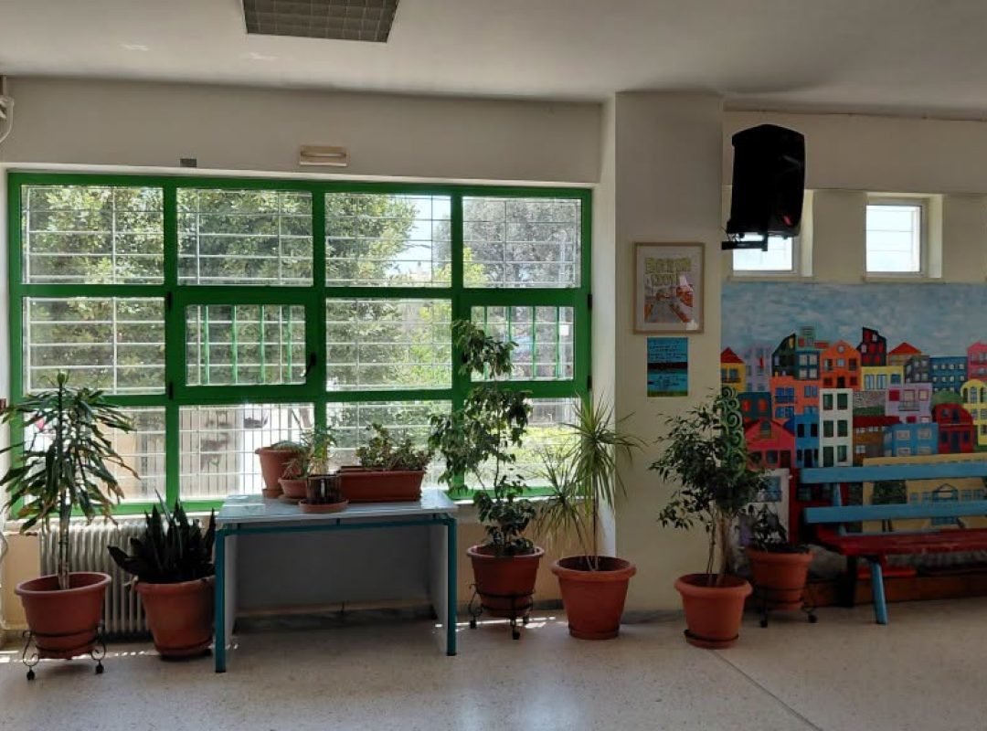 Εργασίες συντήρησης και αναβάθμισης σε σχολική μονάδα του Δήμου Αμαρουσίου κατά τη θερινή περίοδο.