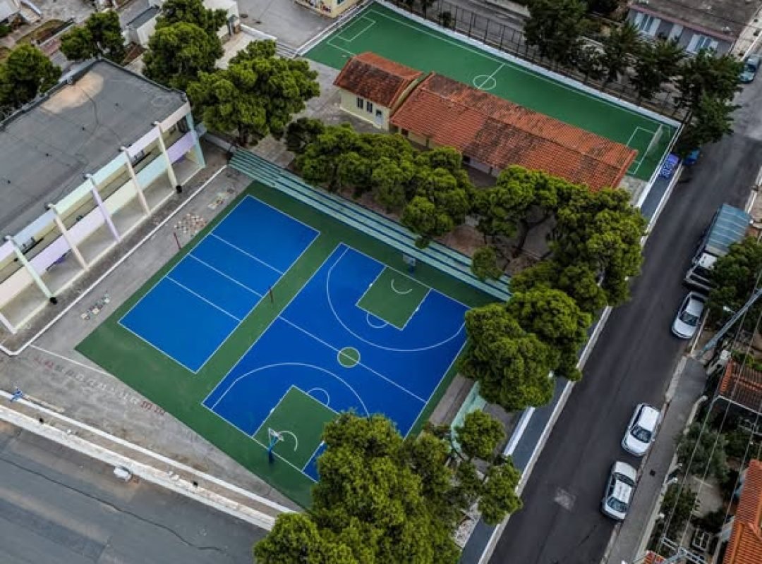 Ανακαινισμένα γήπεδα ποδοσφαίρου, μπάσκετ και βόλεϊ σε σχολείο