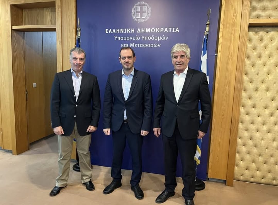 Ο Δήμαρχος Κρωπίας Δημήτριος Κιούσης σε συνάντηση στο Υπουργείο Μεταφορών για τη βελτίωση των συγκοινωνιών.