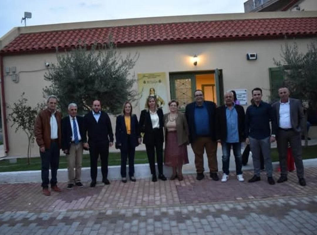 Με αγιασμό ξεκίνησε τη νέα πολιτιστική χρονιά ο σύλλογος Αρβανίτικου Πολιτισμού η Γρίζα Παρουσία δεκάδων μελών και του Δημάρχου Φυλής Χρήστου Παππού