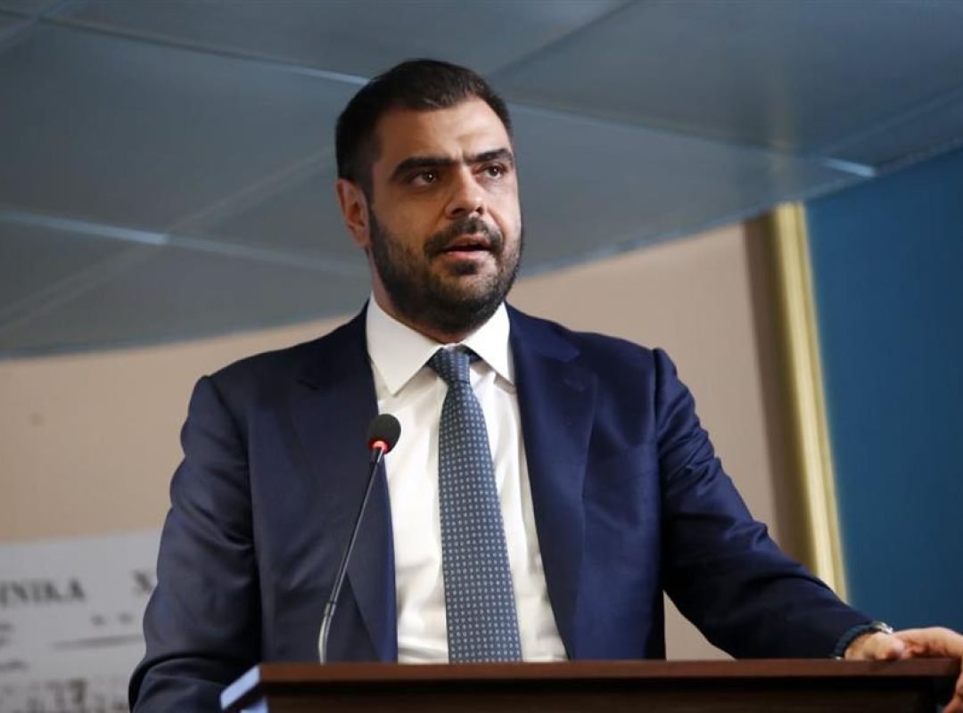 Ο κυβερνητικός εκπρόσωπος Παύλος Μαρινάκης μιλά για τη στήριξη της οικογένειας και το δημογραφικό.