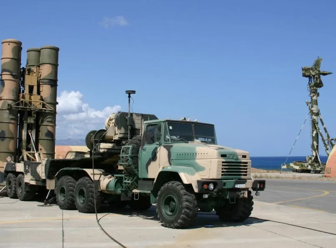Σύστημα αντιαεροπορικής άμυνας S-300 στην Ελλάδα μετά τις δηλώσεις του Νίκου Δένδια για την αντικατάστασή του.