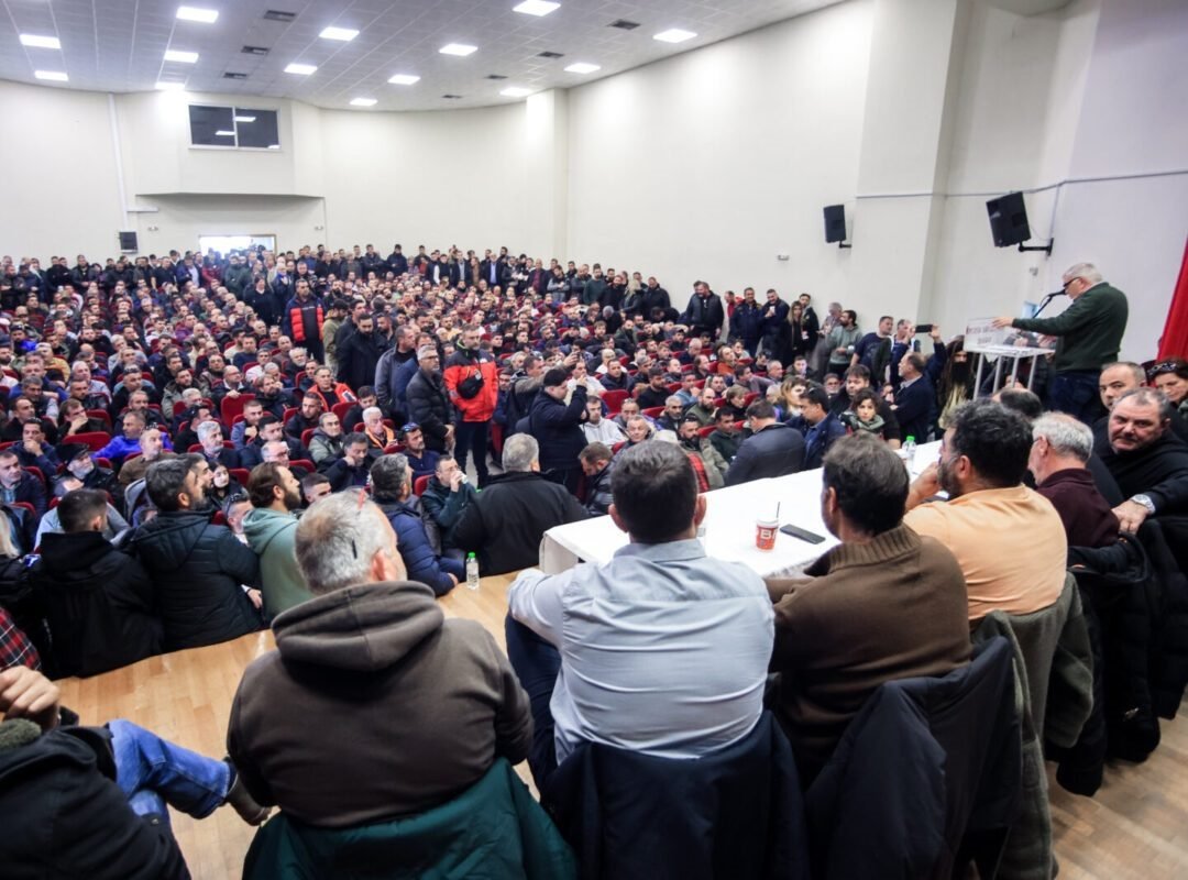 Πανελλαδική σύσκεψη αγροτών στη Νίκαια Λάρισας. Σάββατο 13 Δεκεμβρίου 2025 (EUROKINISSI)
