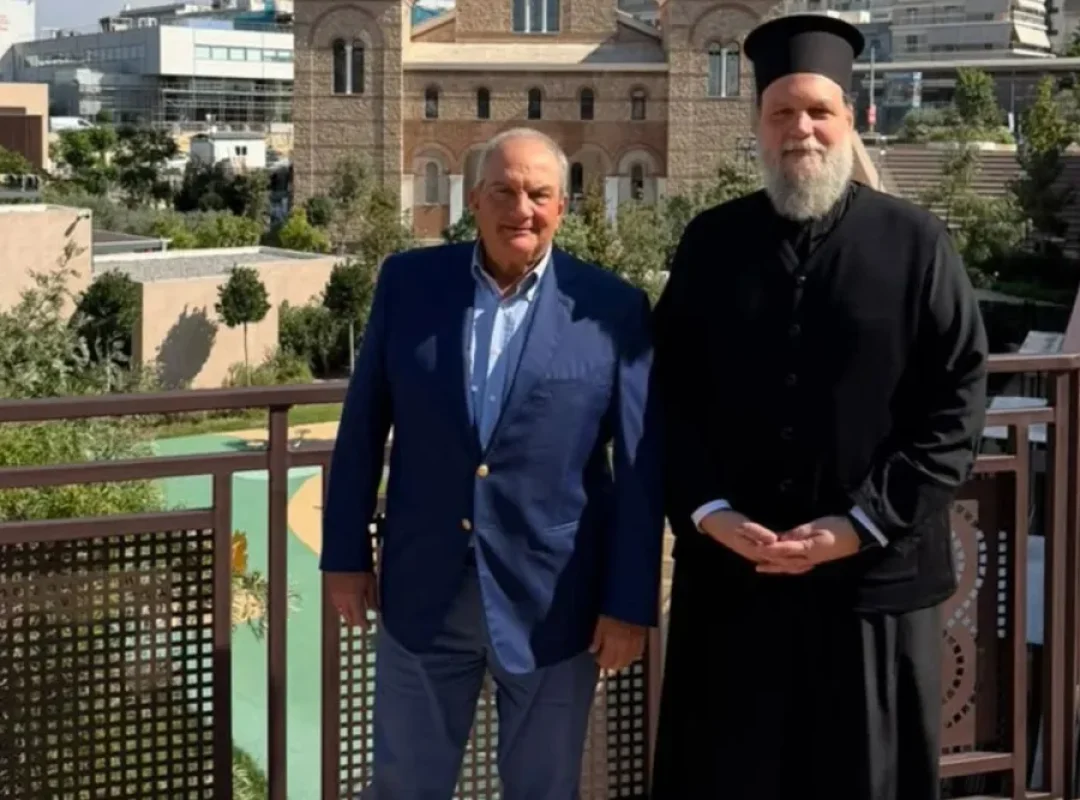 Κώστας Καραμανλής: Στο "Ιωνικό Κέντρο" της Ιεράς Μητροπόλεως Νέας Ιωνίας, ξενάγηση από τον μητροπολίτη Γαβριήλ