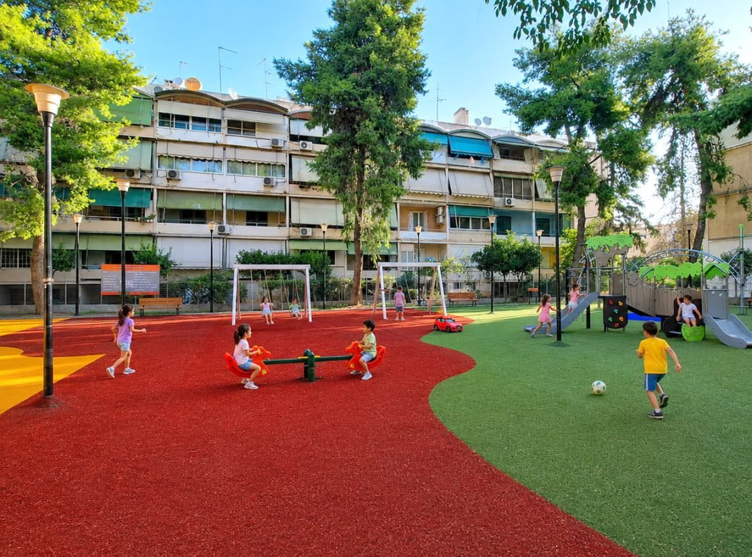 Παιδική χαρά στην οδό Αναξαγόρα στον Ταύρο