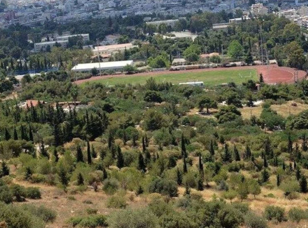 Πάρκο Νεολαίας στο Χαϊδάρι με χώρους πρασίνου και δέντρα