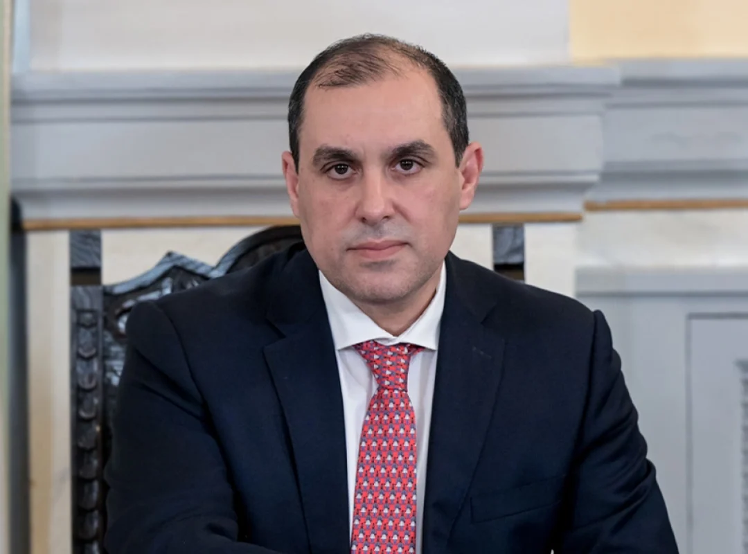 Αυτοψία κλιμακίου σε πυρόπληκτη κατοικία μετά τις καταστροφικές πυρκαγιές.